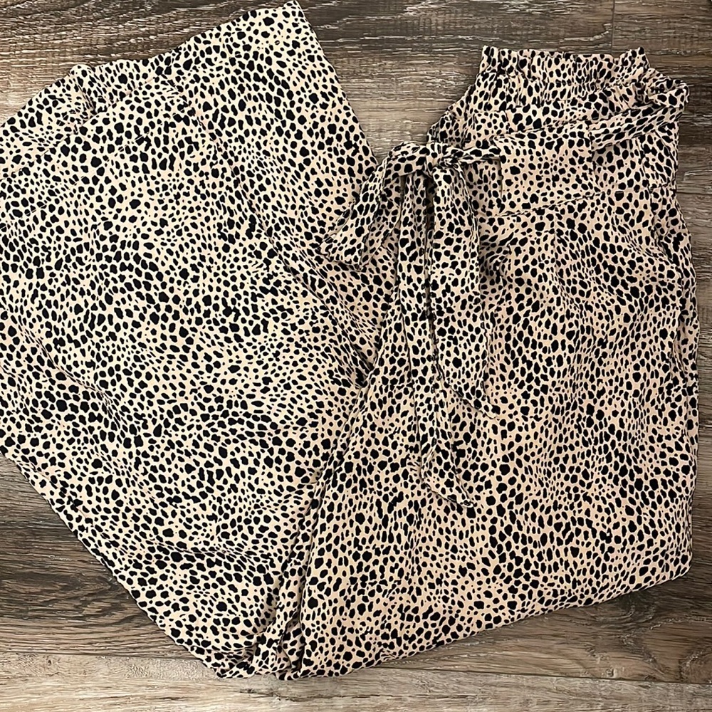 Wide Leg Leopard Print Cropped Pants